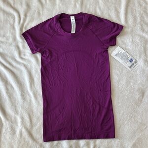 Lululemon Swiftly Hip Length Tee - Size 4, Grape Thistle
